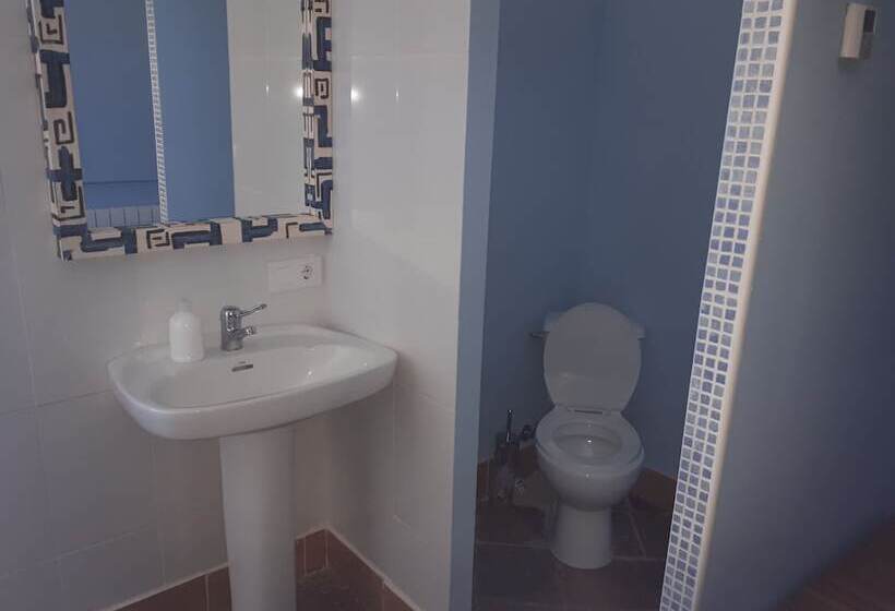 Bed in Shared Room with Shared Bathroom, Finca La Carnicera