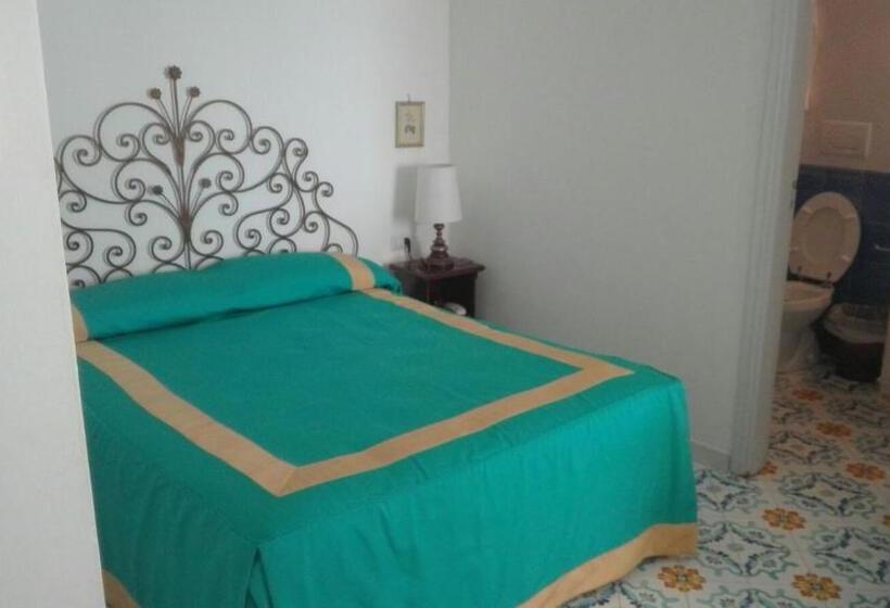 استودیوی استاندارد, Residence Villa Igea Capri