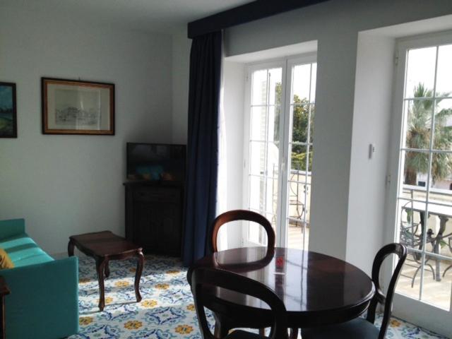 استودیوی استاندارد, Residence Villa Igea Capri