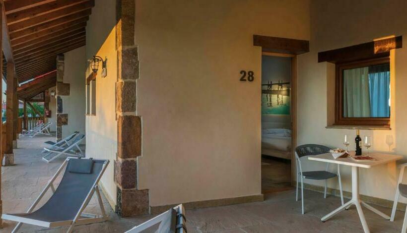 استودیوی استاندارد, Somo Garden Villas