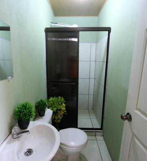 Economy Triple Room, Hostel Cattleya   Monteverde, Costa Rica