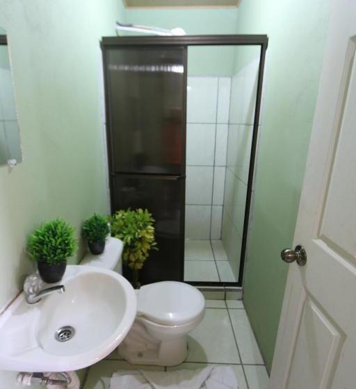 تختخواب در اتاق مشترک, Hostel Cattleya   Monteverde, Costa Rica