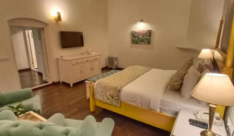 اتاق استاندارد با چشم‌انداز باغ, Pine Retreat Mallroad