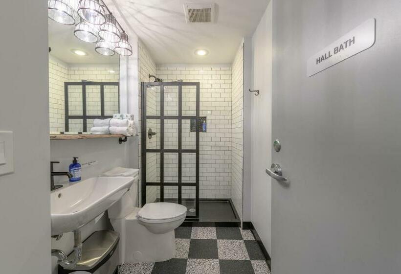 이코노미 룸, Black Elephant Hostel
