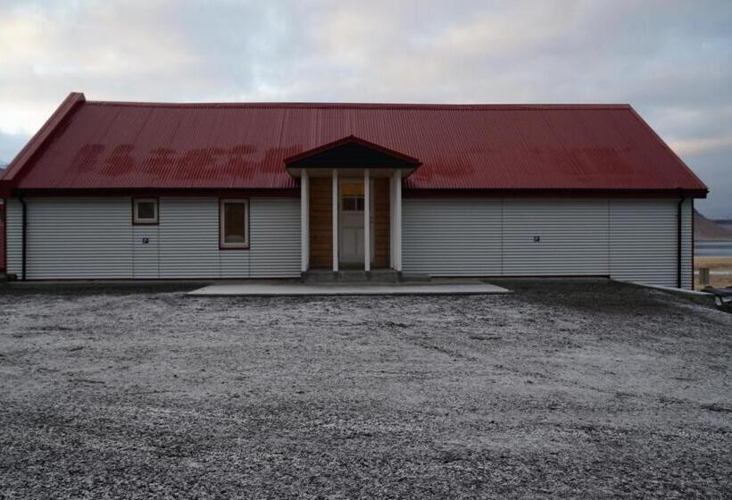Economy Quadruple Room, Kirkjufell Guesthouse And Apartments