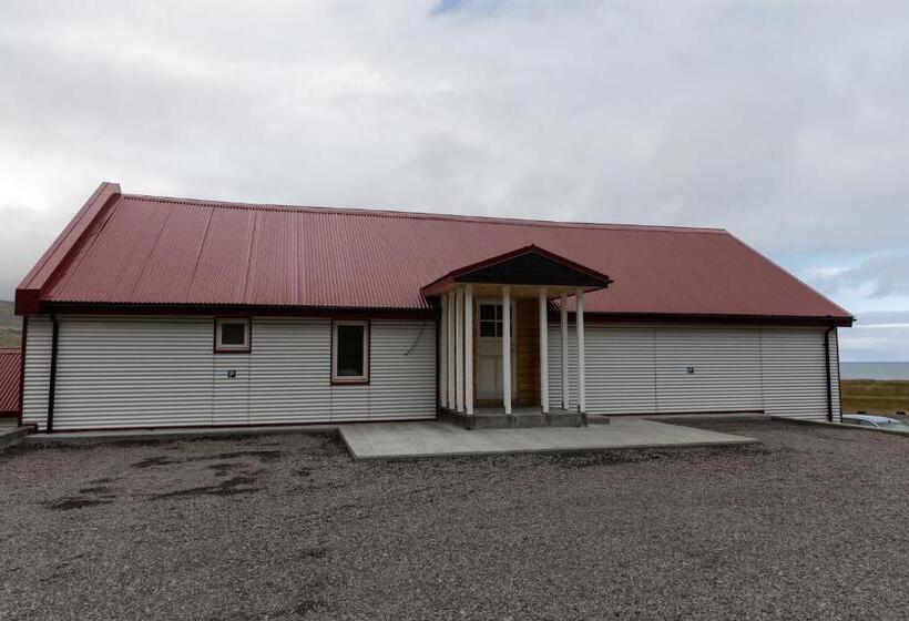 Economy Quadruple Room, Kirkjufell Guesthouse And Apartments