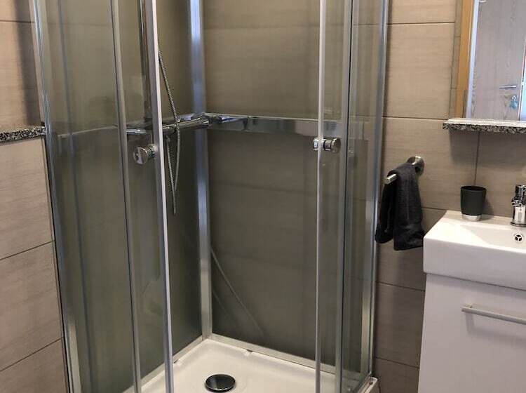 اتاق استاندارد سه نفره, Kirkjufell Guesthouse And Apartments