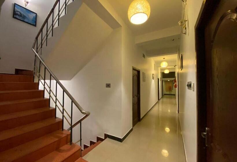 اتاق لوکس سه تخته, La Paradise Residency