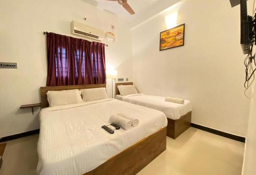 Economy Triple Room, La Paradise Residency