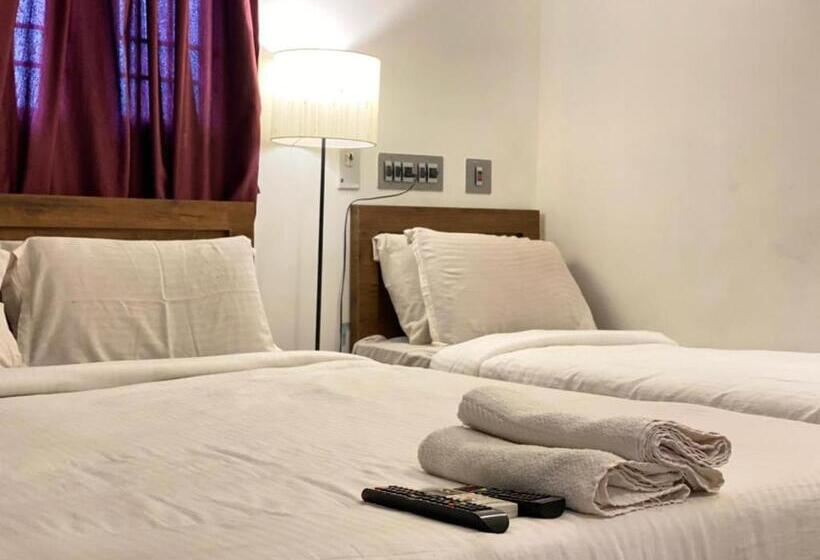 Economy Triple Room, La Paradise Residency