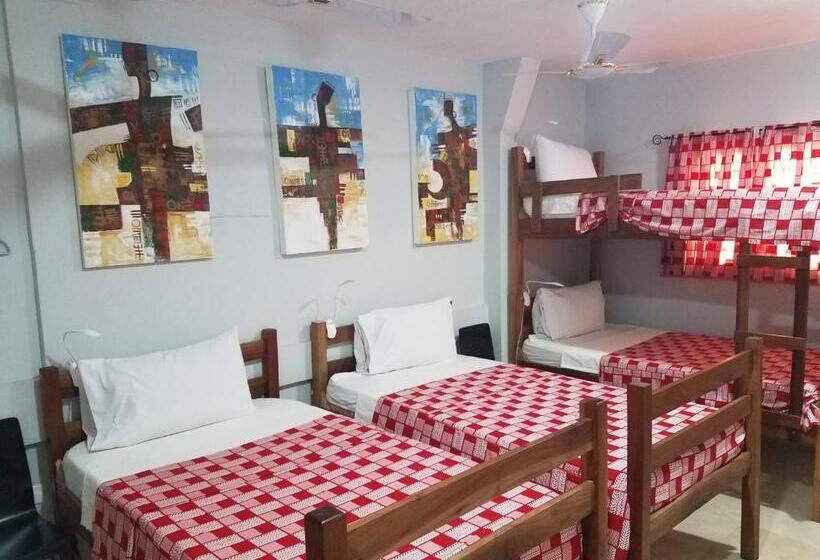 חדר משפחתי, Sharp Guesthouse