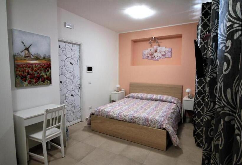 اتاق استاندارد, La Rosatea Rooms