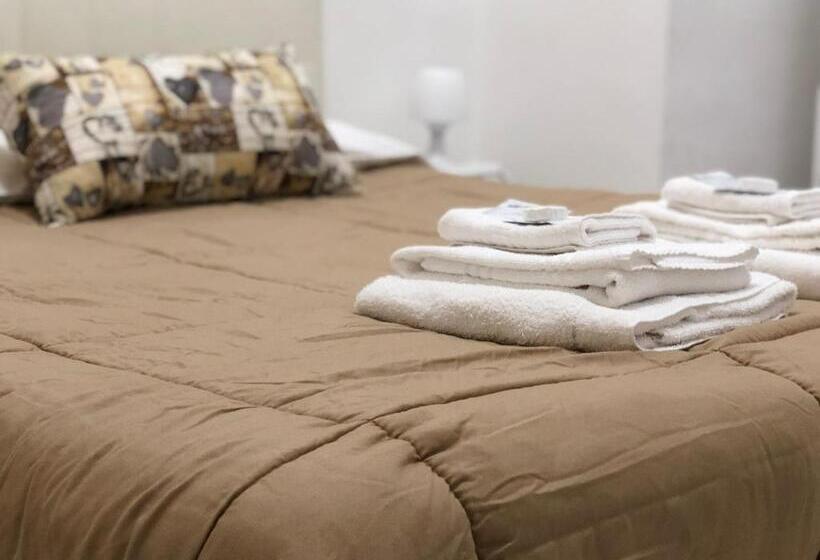 Economy Triple Room, Almayer Al Duomo