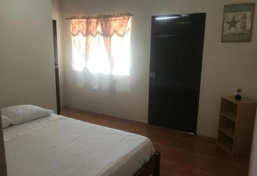 Семейный Номер, Hostal Augustos