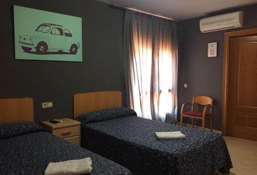 Номер Стандарт Трехместный, Hostal Del Carmen