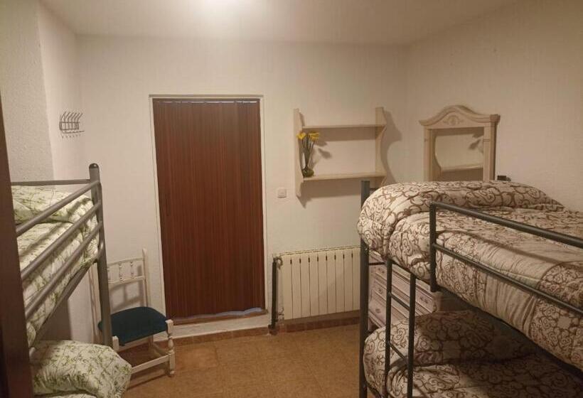 Четырехместный Номер Стандарт, Hostal El Desvío