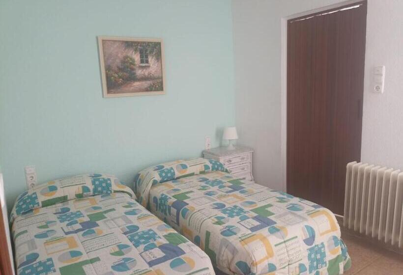 Номер Стандарт, Hostal El Desvío