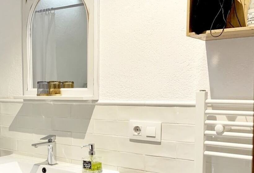 Номер Superior, Cal Nou 9   Adults Only