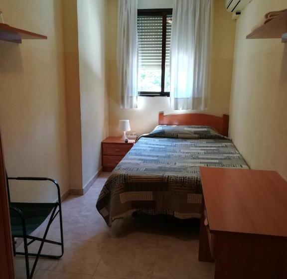 Номер Стандарт Индивидуальный, Hostal Brunete