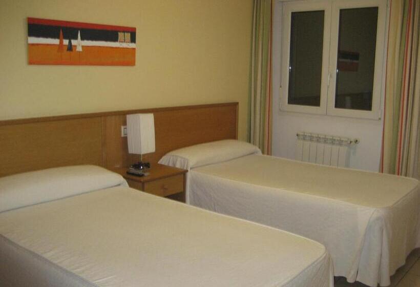 اتاق استاندارد سه نفره, Pensión Residencia Caola