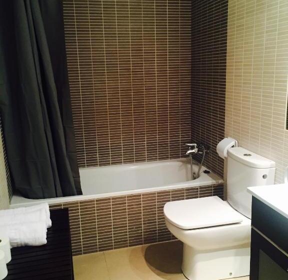 Апартаменты 2 Спальни, Hostal Restaurante Avenida De Madrid