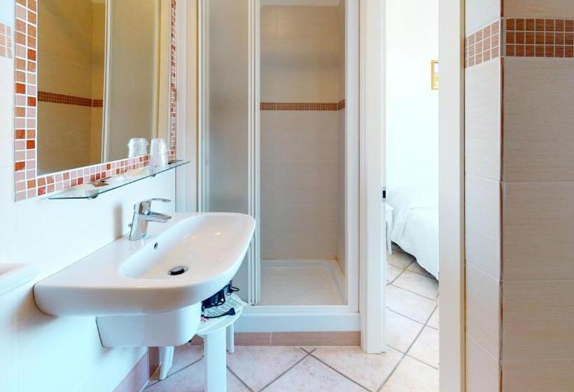 Standard room with outdoor bath, B&b La Canonica – Svegliarsi A Verezzi