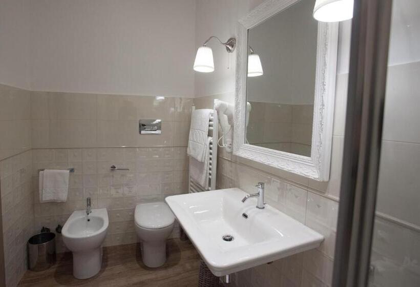 Полулюкс, Magnifica Luxury Suites
