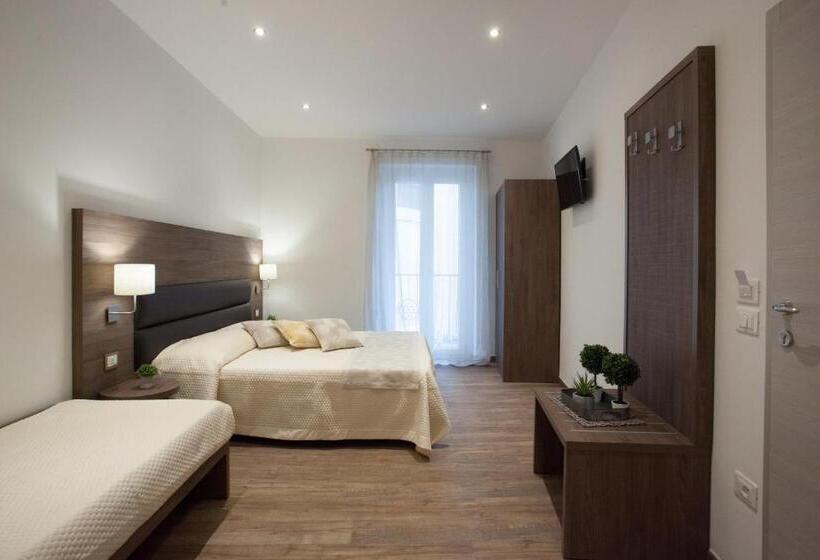 Полулюкс с Балконом, Magnifica Luxury Suites