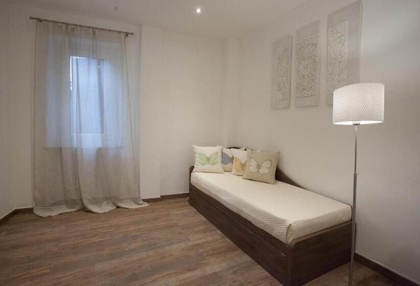 Полулюкс с Балконом, Magnifica Luxury Suites