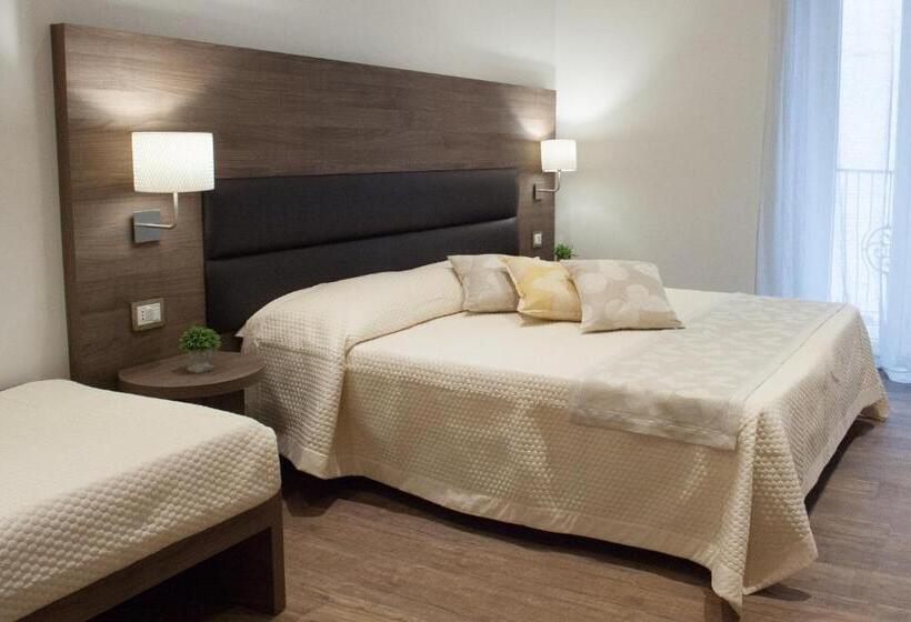 Полулюкс с Балконом, Magnifica Luxury Suites