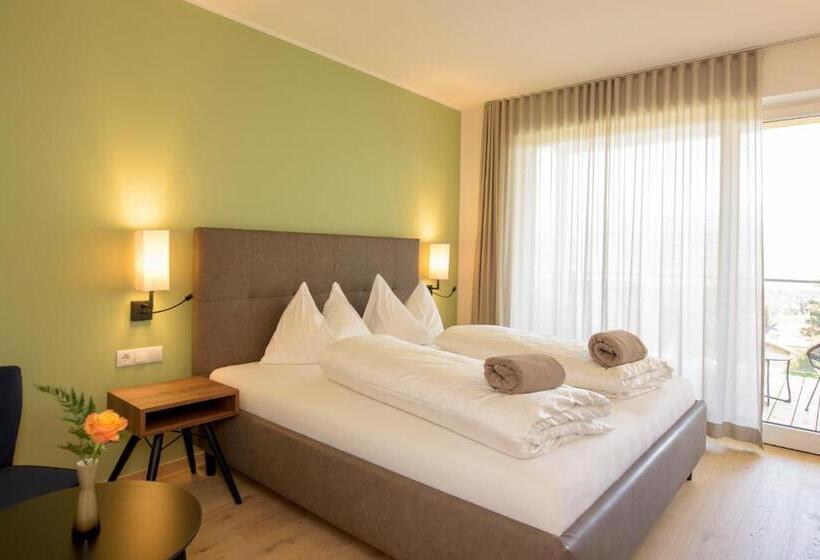 Полулюкс Вид на Бассейн, Brühl Suites&residence