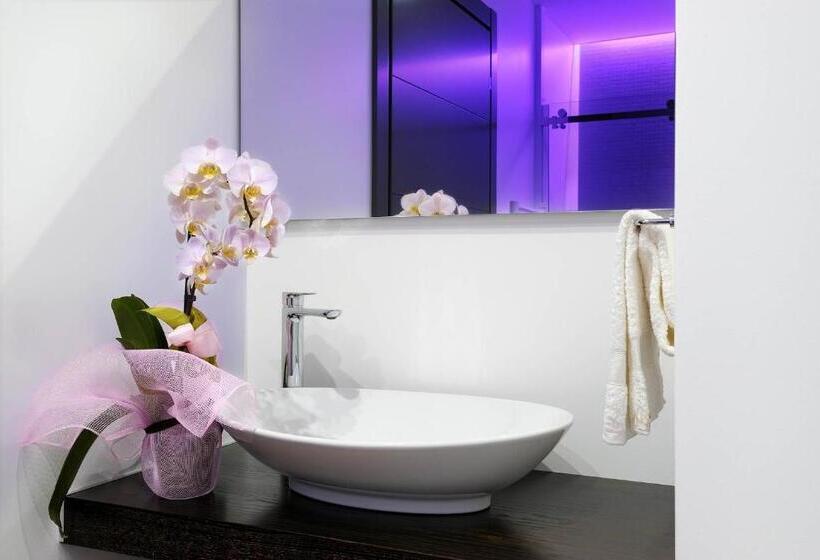 اتاق استاندارد یک نفره, Urban Trend   Guest House