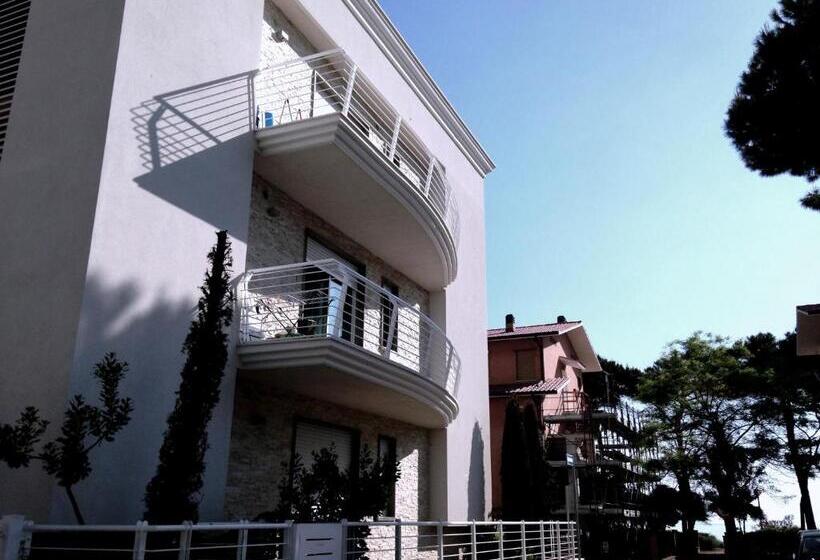 Апартаменты 1 Спальня Вид на Море, Homiday   Residence Bordopineta
