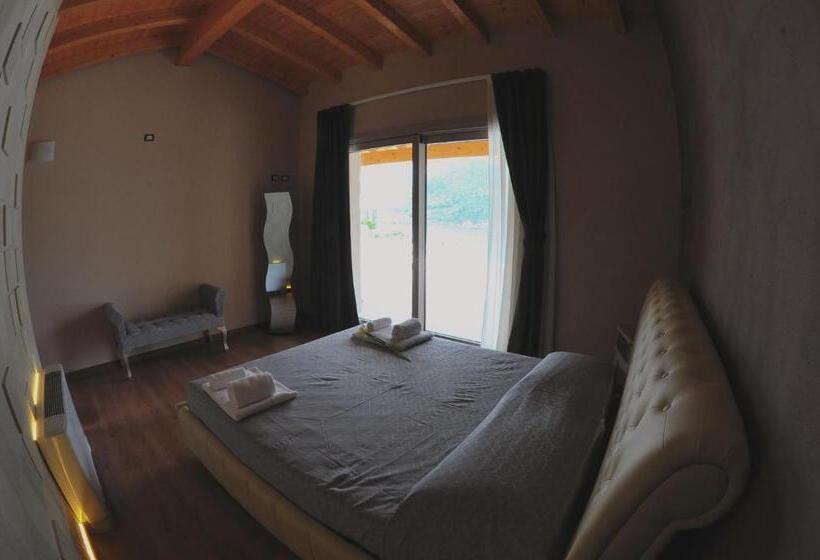 Номер Стандарт Вид на Озеро, Agriturismo Le Fontane