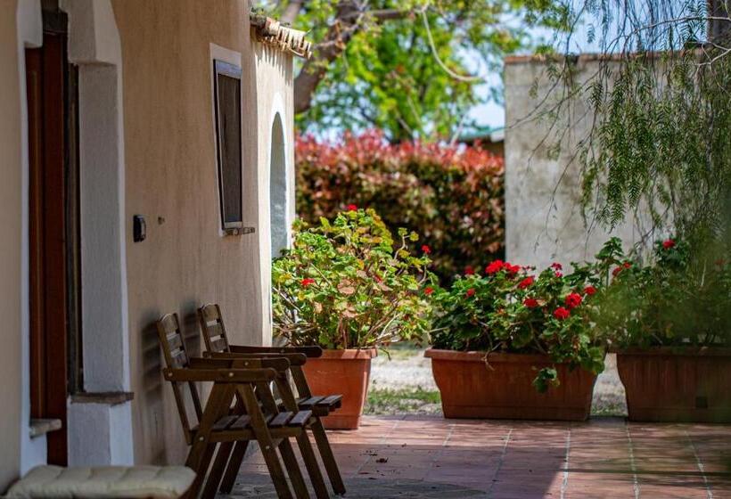 اتاق ساده سه‌ نفره, Agriturismo Santo Stefano