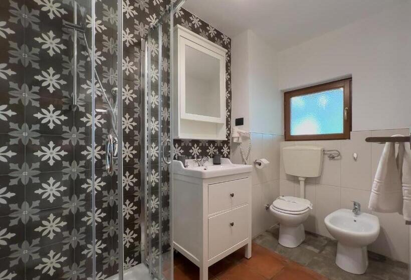 اتاق ساده سه‌ نفره, Agriturismo Santo Stefano