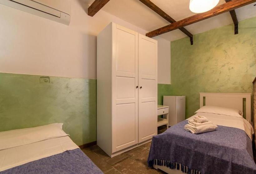 اتاق خانوادگی, Agriturismo Santo Stefano