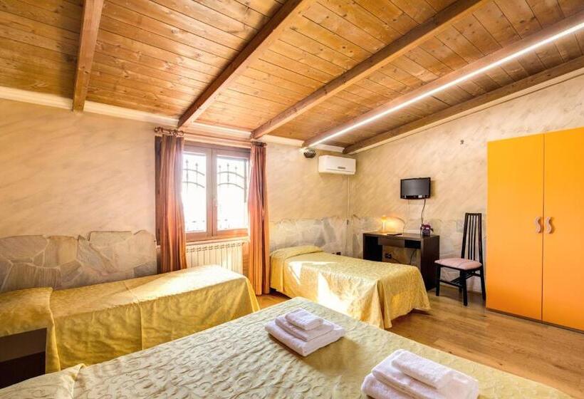 اتاق استاندارد چهار تخته, Villa Gengi