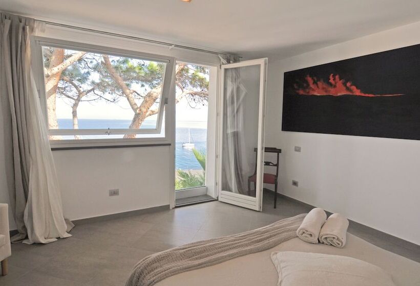 2 Bedroom Deluxe Apartment Sea View, Il Gabbiano Relais In Stromboli
