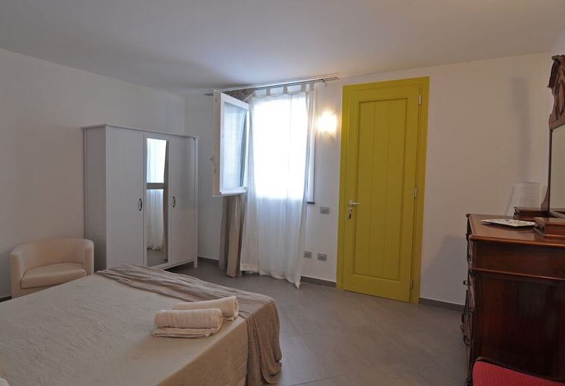 2 Bedroom Deluxe Apartment Sea View, Il Gabbiano Relais In Stromboli