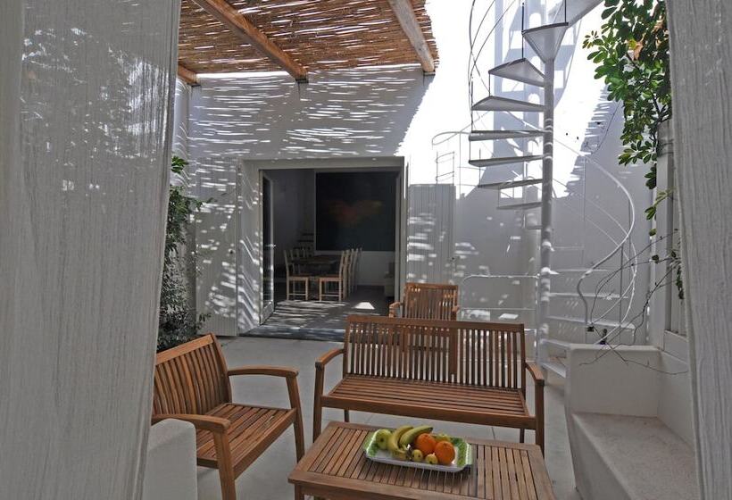2 Bedroom Deluxe Apartment Sea View, Il Gabbiano Relais In Stromboli