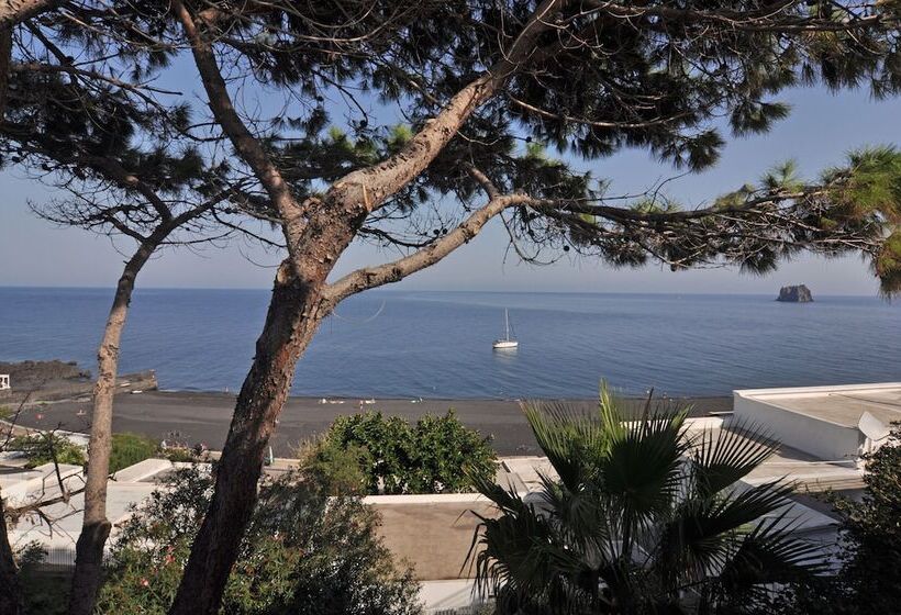 2 Bedroom Deluxe Apartment Sea View, Il Gabbiano Relais In Stromboli