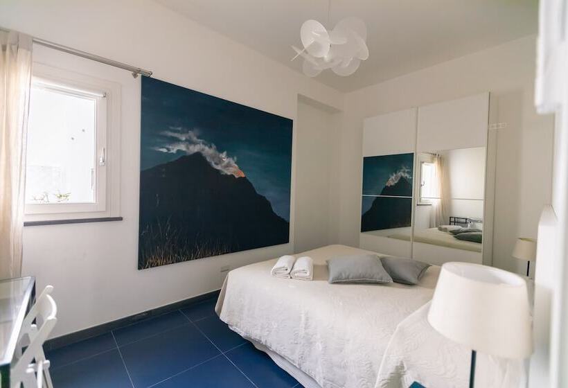 Suite with Terrace, Il Gabbiano Relais In Stromboli