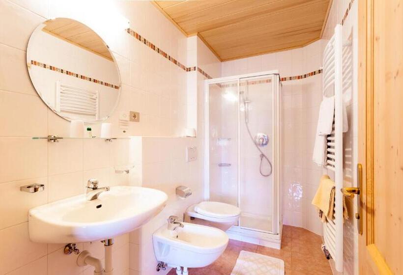 Трехместный Номер Стандарт с Балконом, Gasthof Tuscherhof