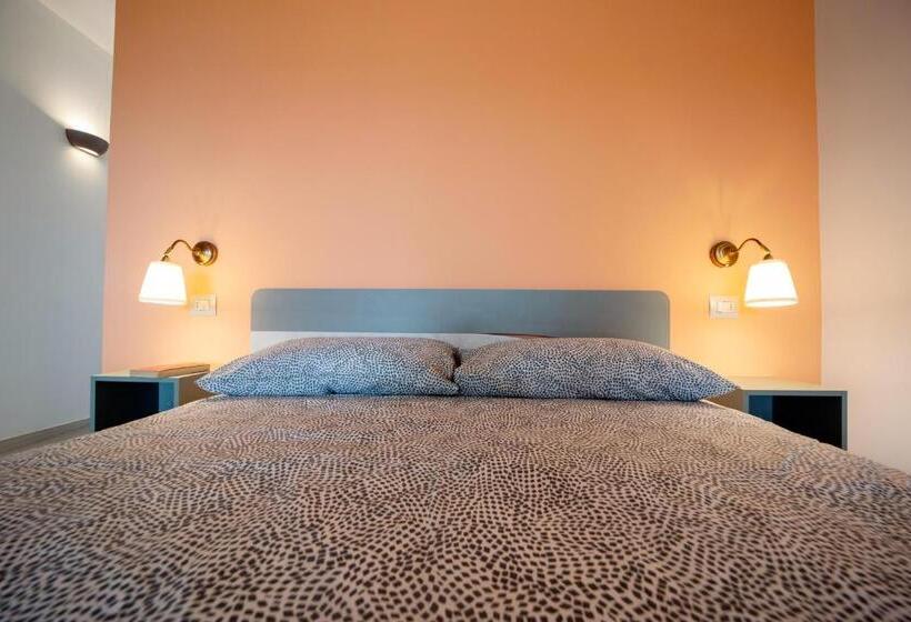 استودیوی لوکس, Residence Le Grazie Est