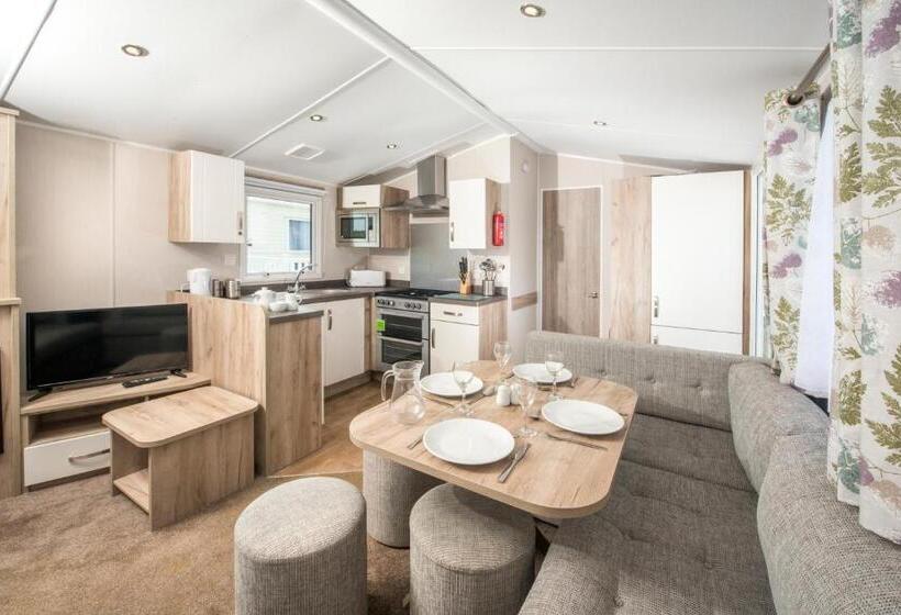 Апартаменты 3 Спальни, Trelawne Manor Holiday Park