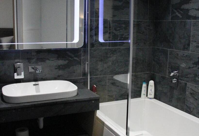 Номер Executive, The Watersedge, Canal Cottages