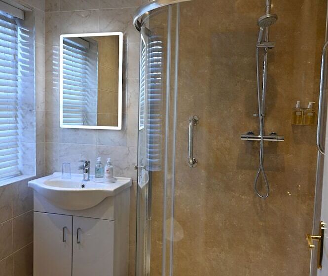 Семейный Номер, Orchard Club   Newton House