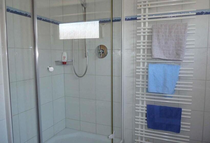 اتاق استاندارد یک تخته با سرویس بهداشتی مشترک, Privatzimmer Reiner Baumeister