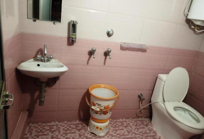 اتاق لوکس, Radha Deo Guest House